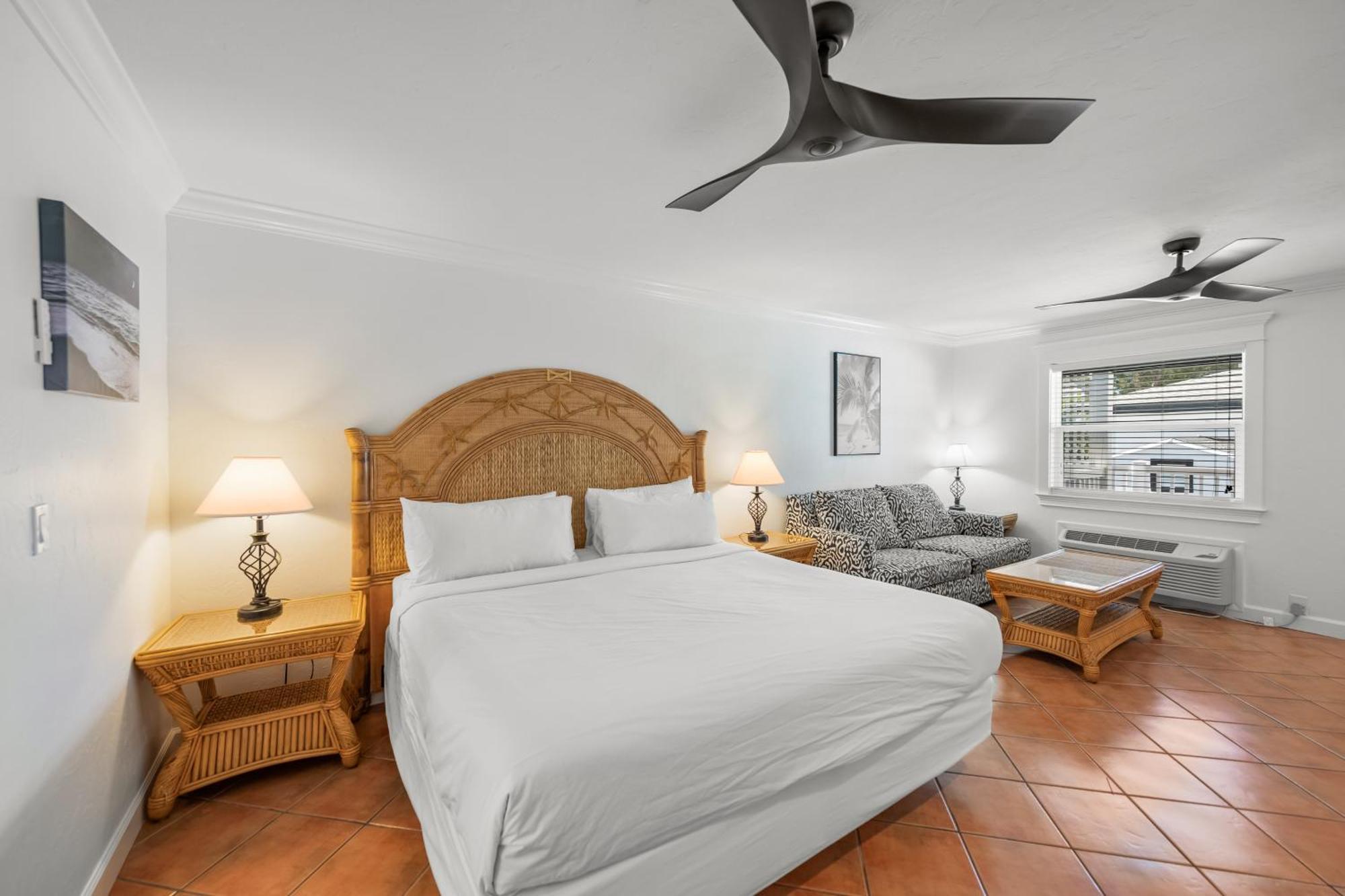 Tropic Isle At Anna Maria Island Inn Брадентон-Бич Экстерьер фото