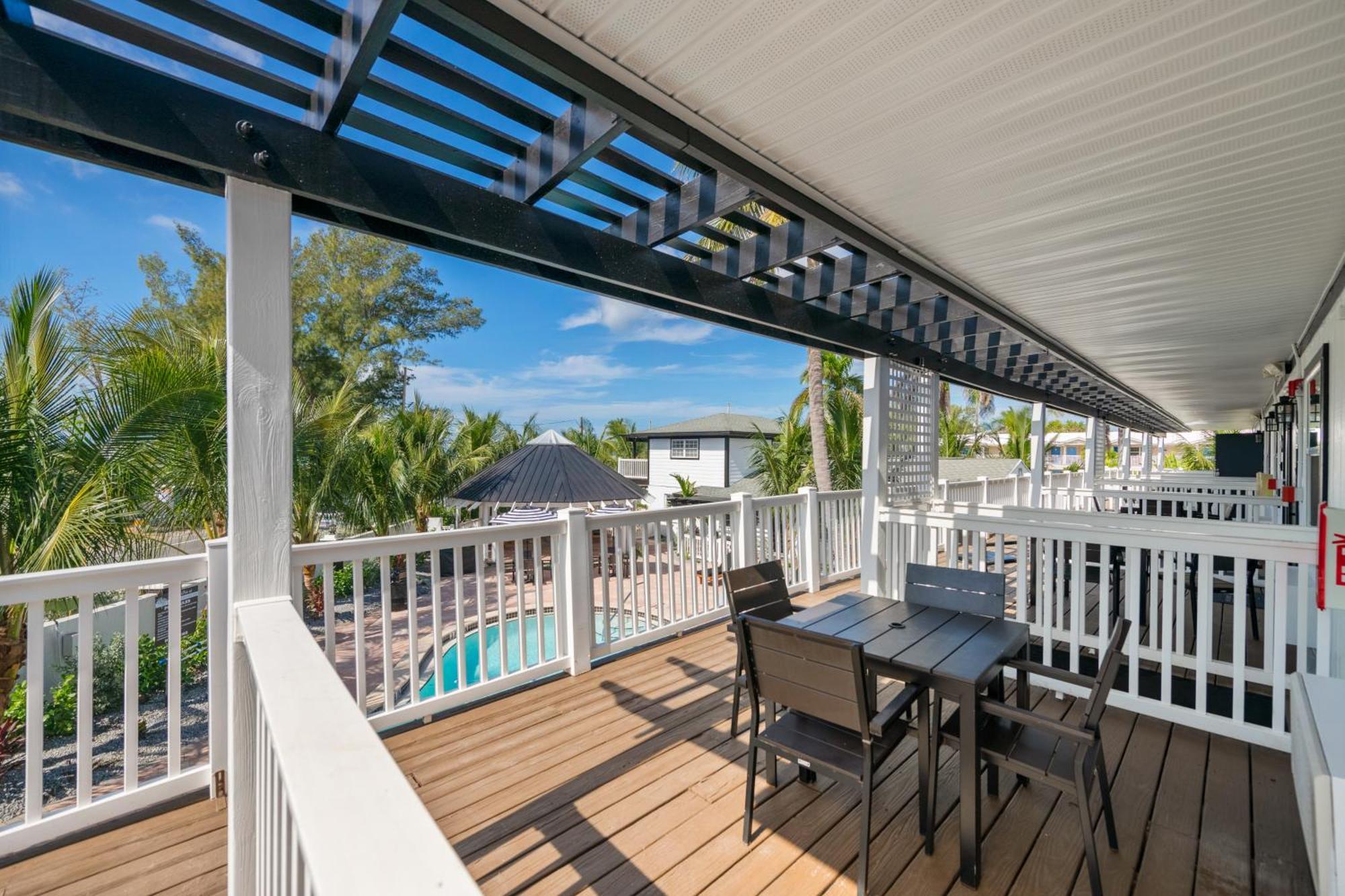Tropic Isle At Anna Maria Island Inn Брадентон-Бич Экстерьер фото