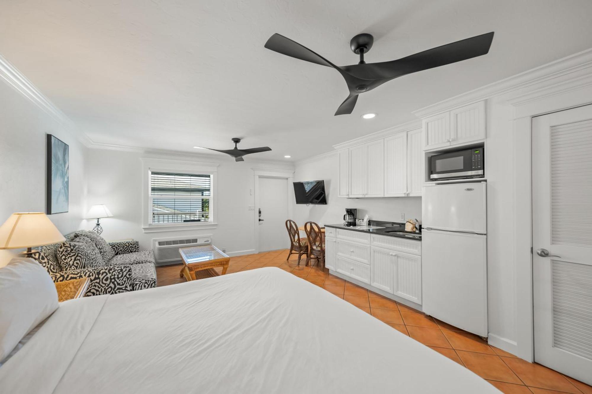 Tropic Isle At Anna Maria Island Inn Брадентон-Бич Экстерьер фото