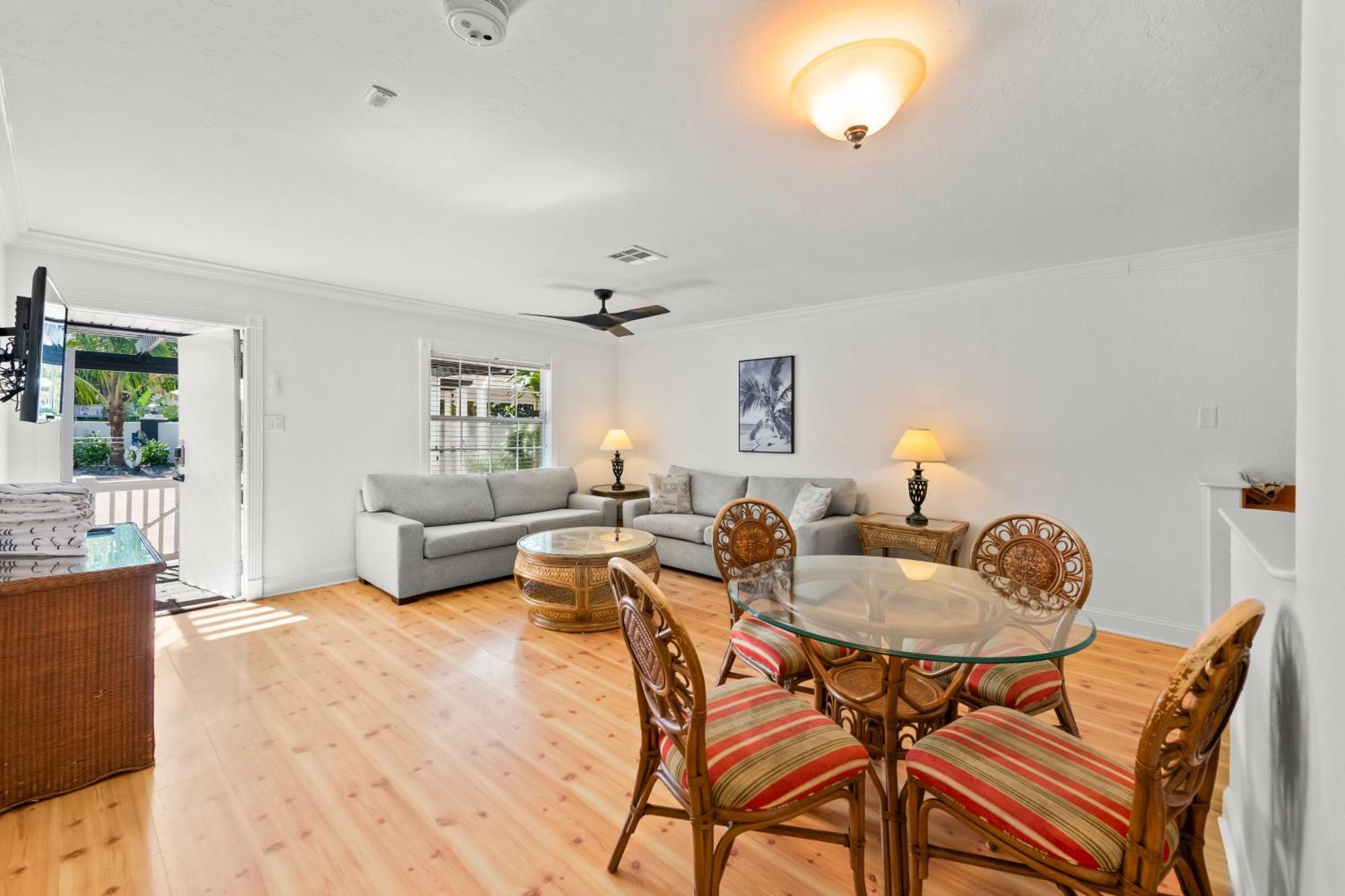 Tropic Isle At Anna Maria Island Inn Брадентон-Бич Экстерьер фото