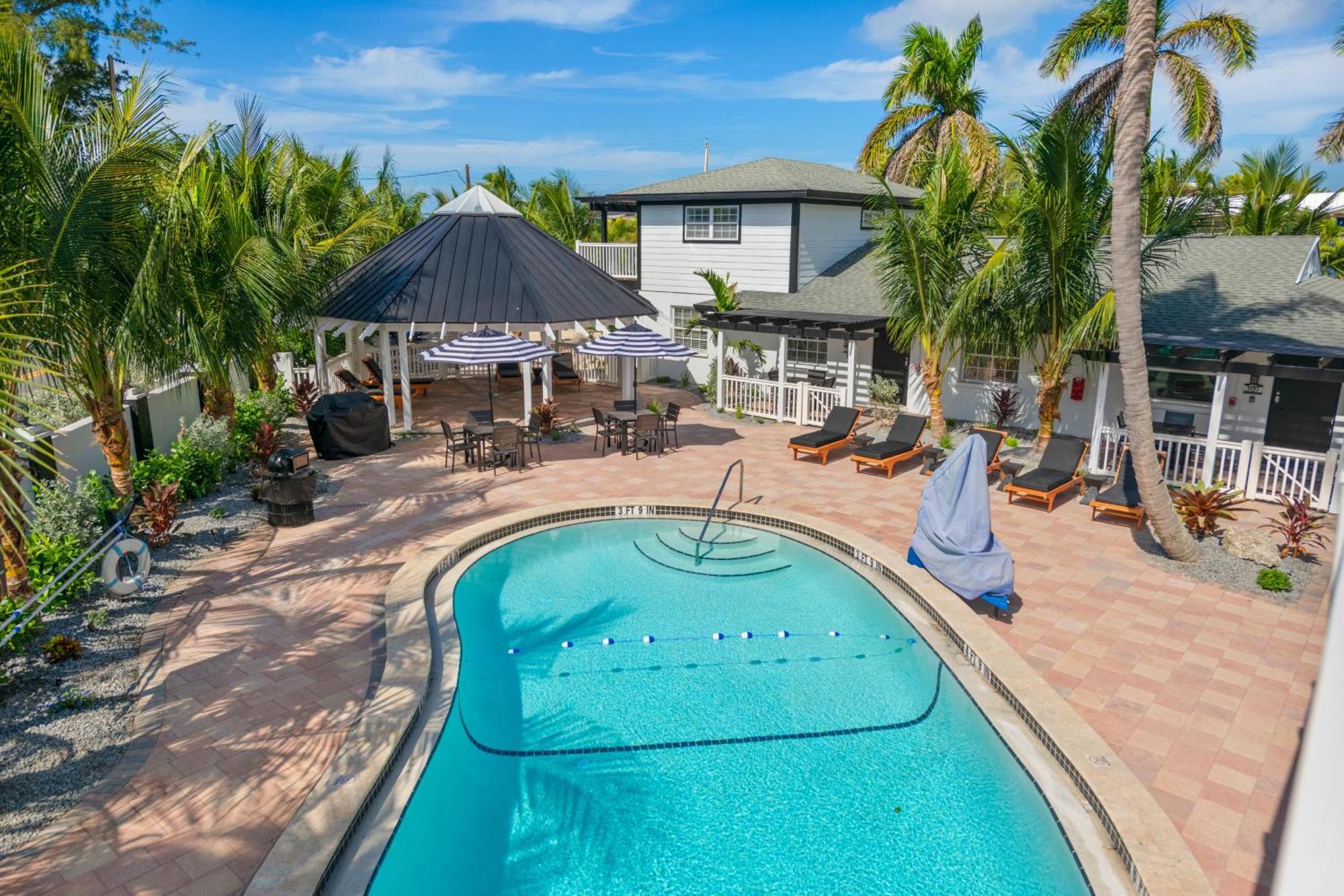 Tropic Isle At Anna Maria Island Inn Брадентон-Бич Экстерьер фото