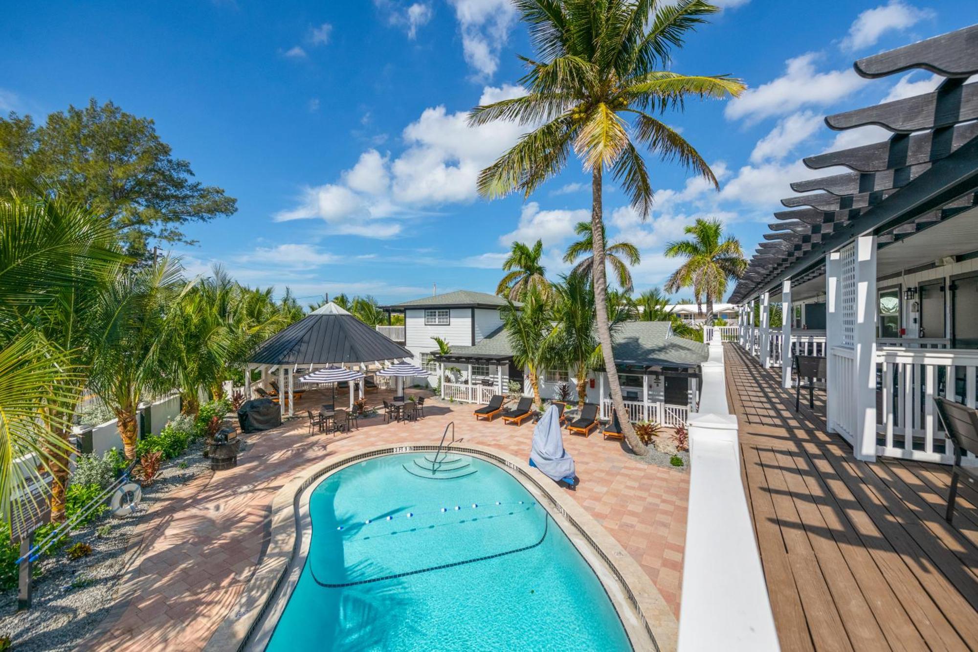 Tropic Isle At Anna Maria Island Inn Брадентон-Бич Экстерьер фото