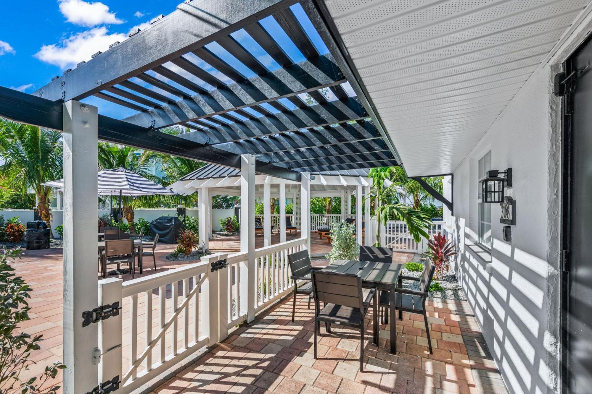 Tropic Isle At Anna Maria Island Inn Брадентон-Бич Экстерьер фото