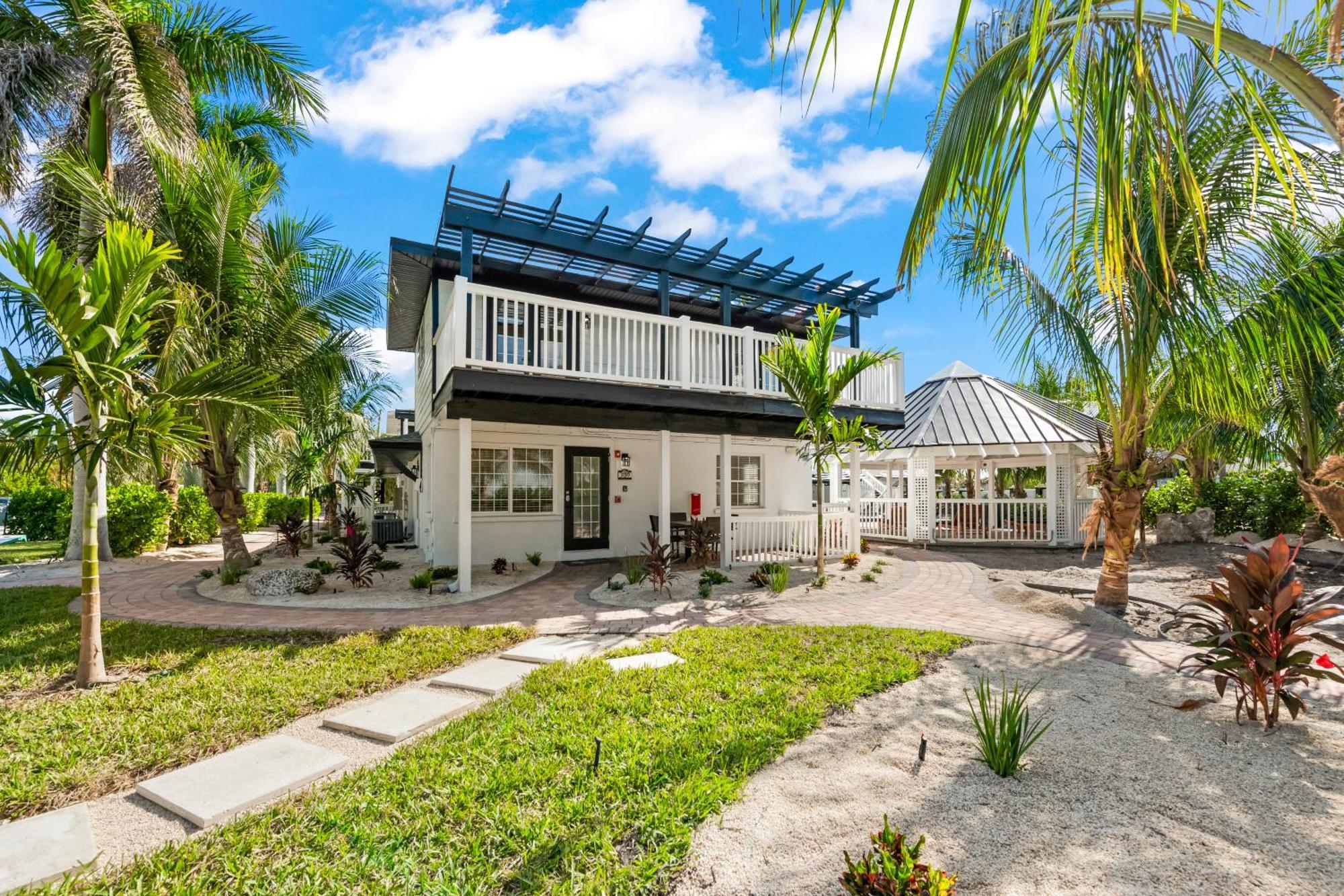 Tropic Isle At Anna Maria Island Inn Брадентон-Бич Экстерьер фото